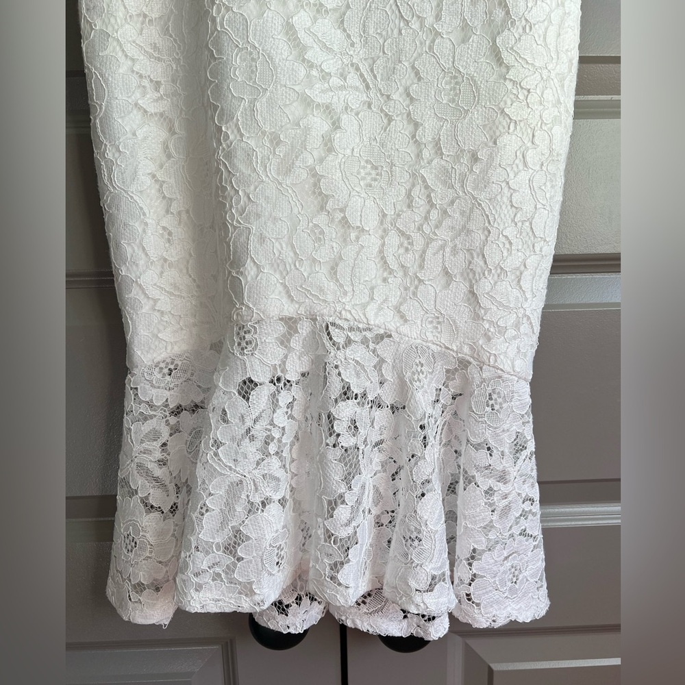 NWOT! Guess Floral Lace Trumpet Dress - Picture 4 of 7